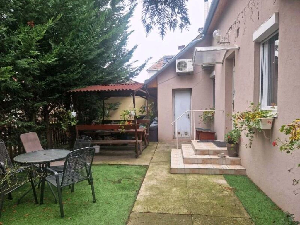 For sale semi-detached house, Budapest III. kerület