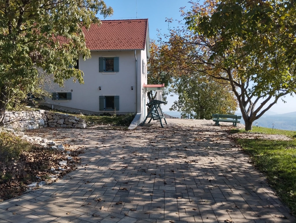 For sale house, Pécsely, Szőlőhegy dűlő