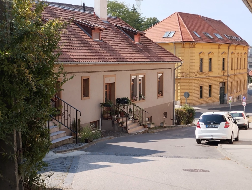 For sale brick flat, Veszprém