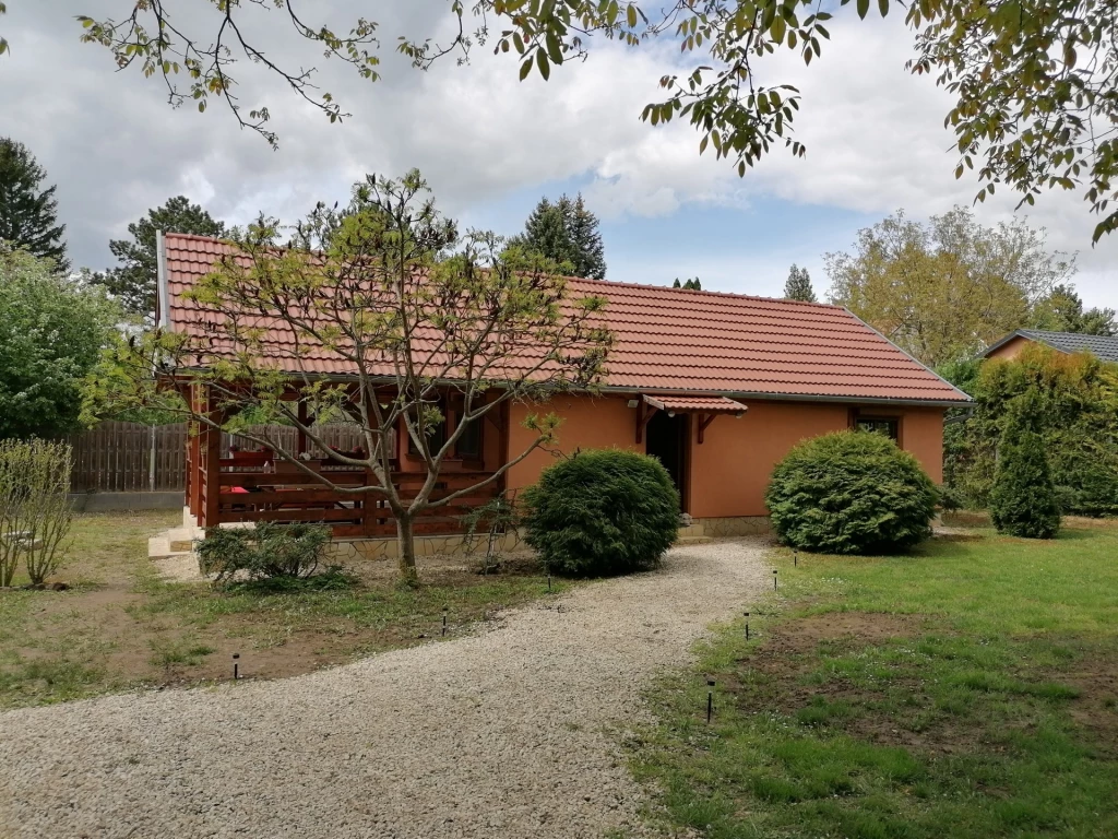 Eladó Ház, Balatonkenese Hajógyári utca 83.900.000 Ft