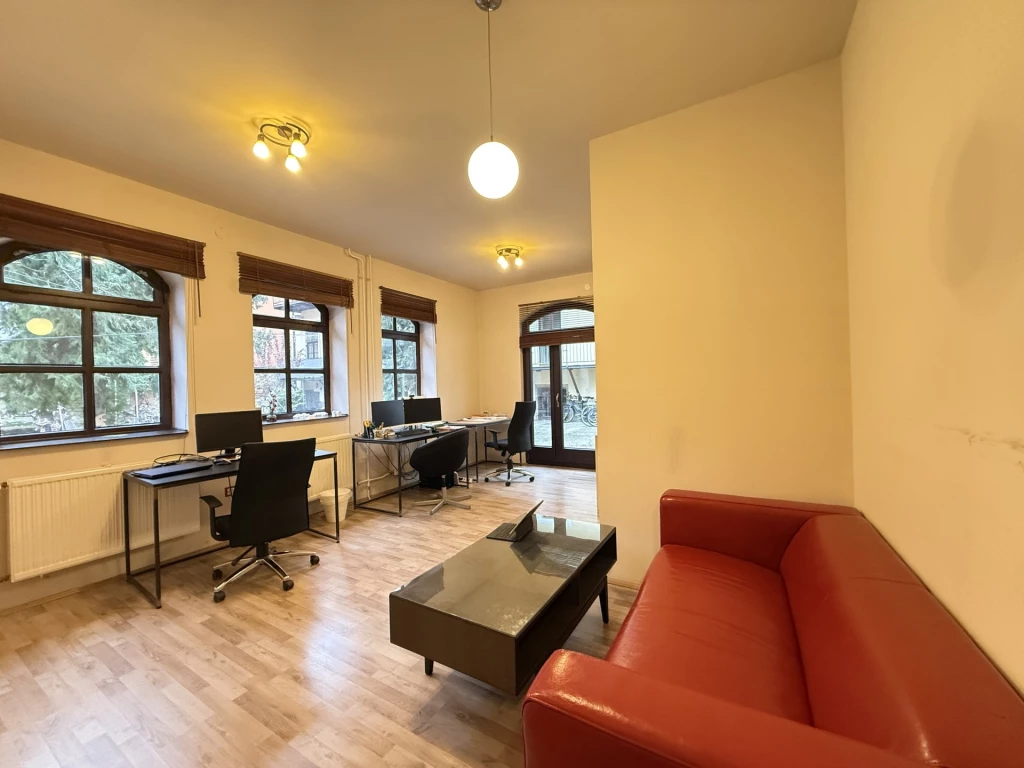 c3-1-name c2-19-name, Pécs, Belváros, Király utca