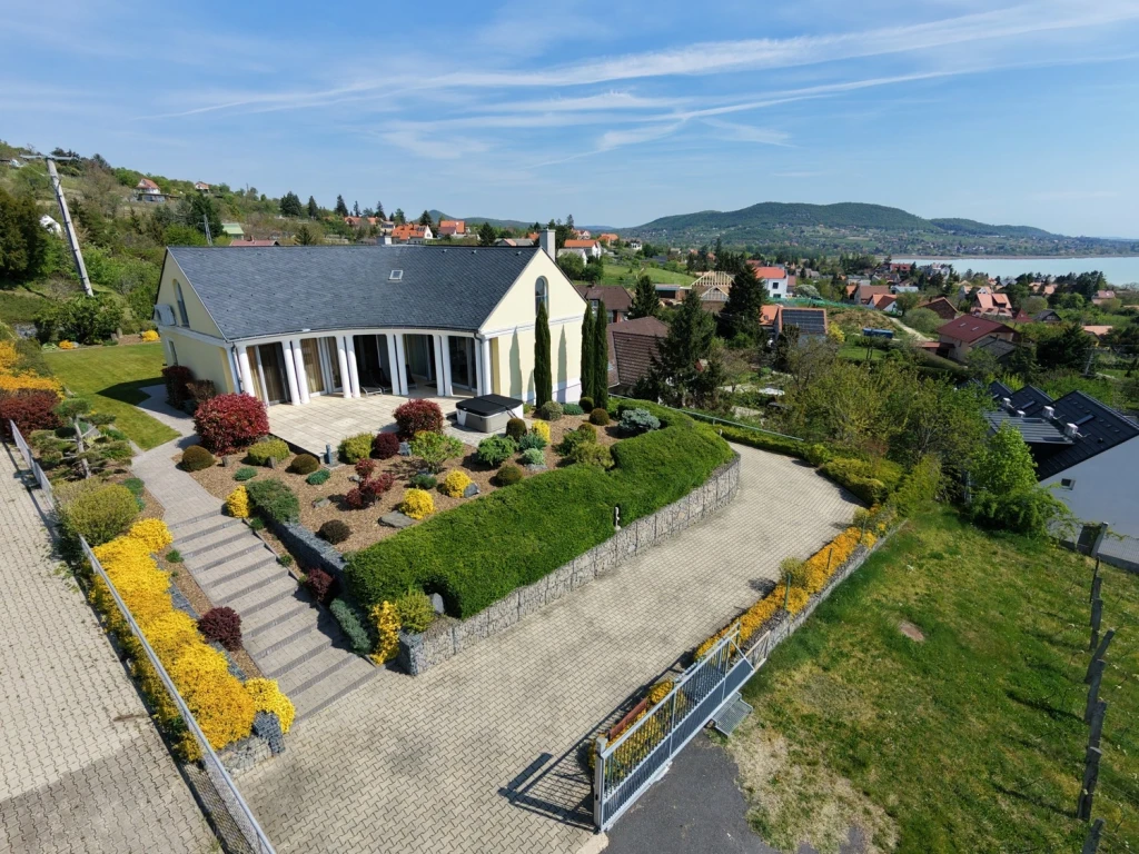 Eladó Ház, Badacsonytomaj 450.000.000 Ft