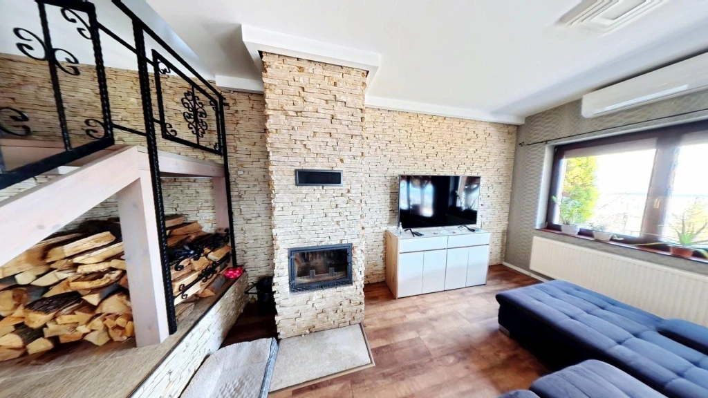 c3-1-name c2-2-name, Pécs, Mecsekoldal-Makár