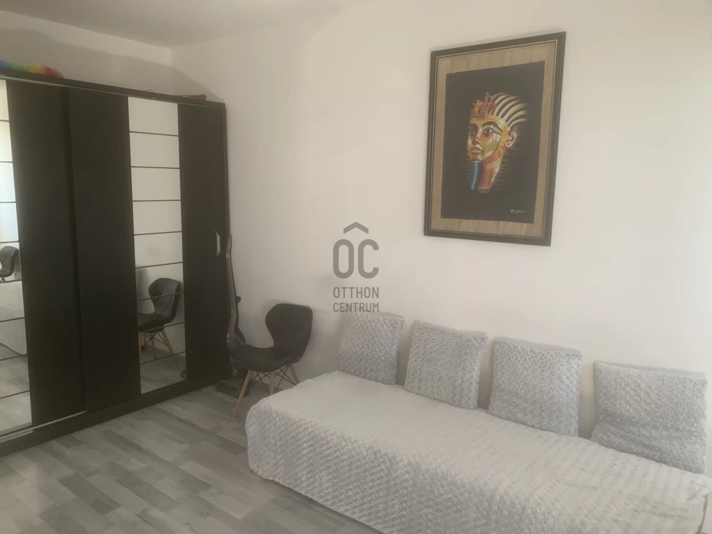 Eladó panellakás, Százhalombatta, Déli lakótelep