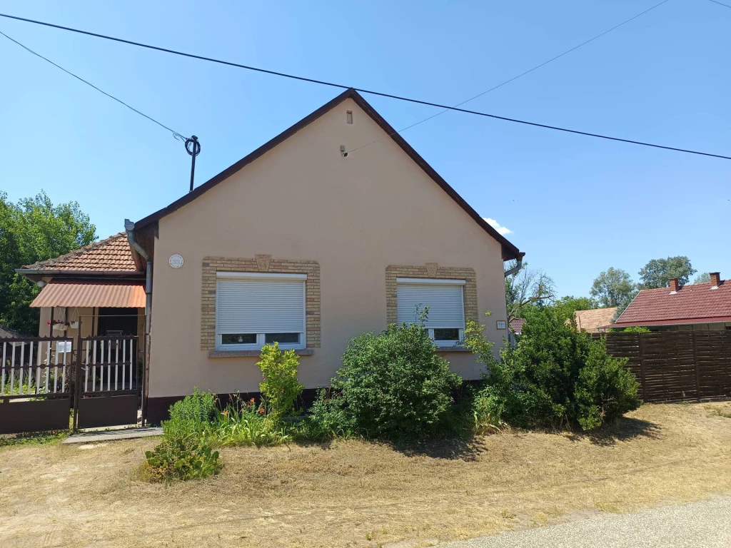 Eladó családi ház, Bugac