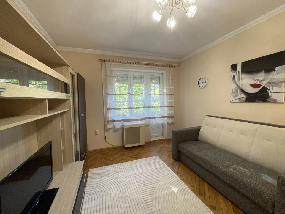 c3-2-name c2-19-name, Miskolc