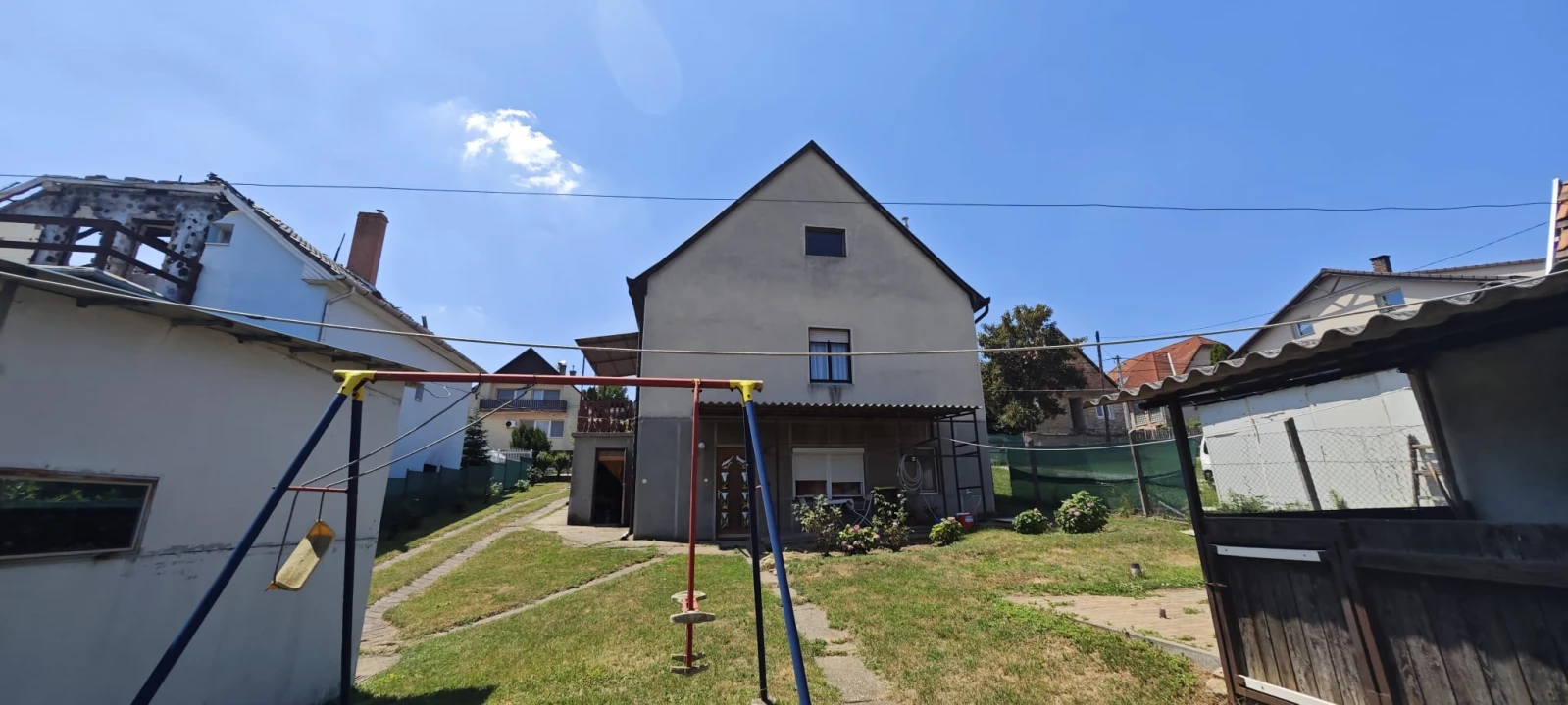 c3-1-name c2-1-name, Kerepes, Wéber Ede utca