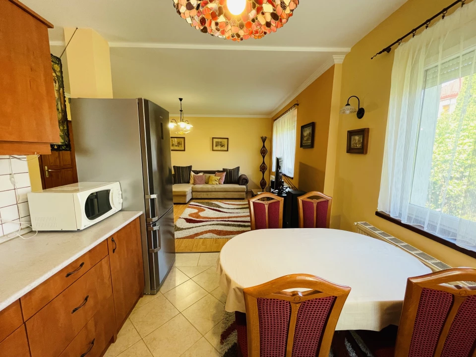 Eladó házrész, Budakeszi