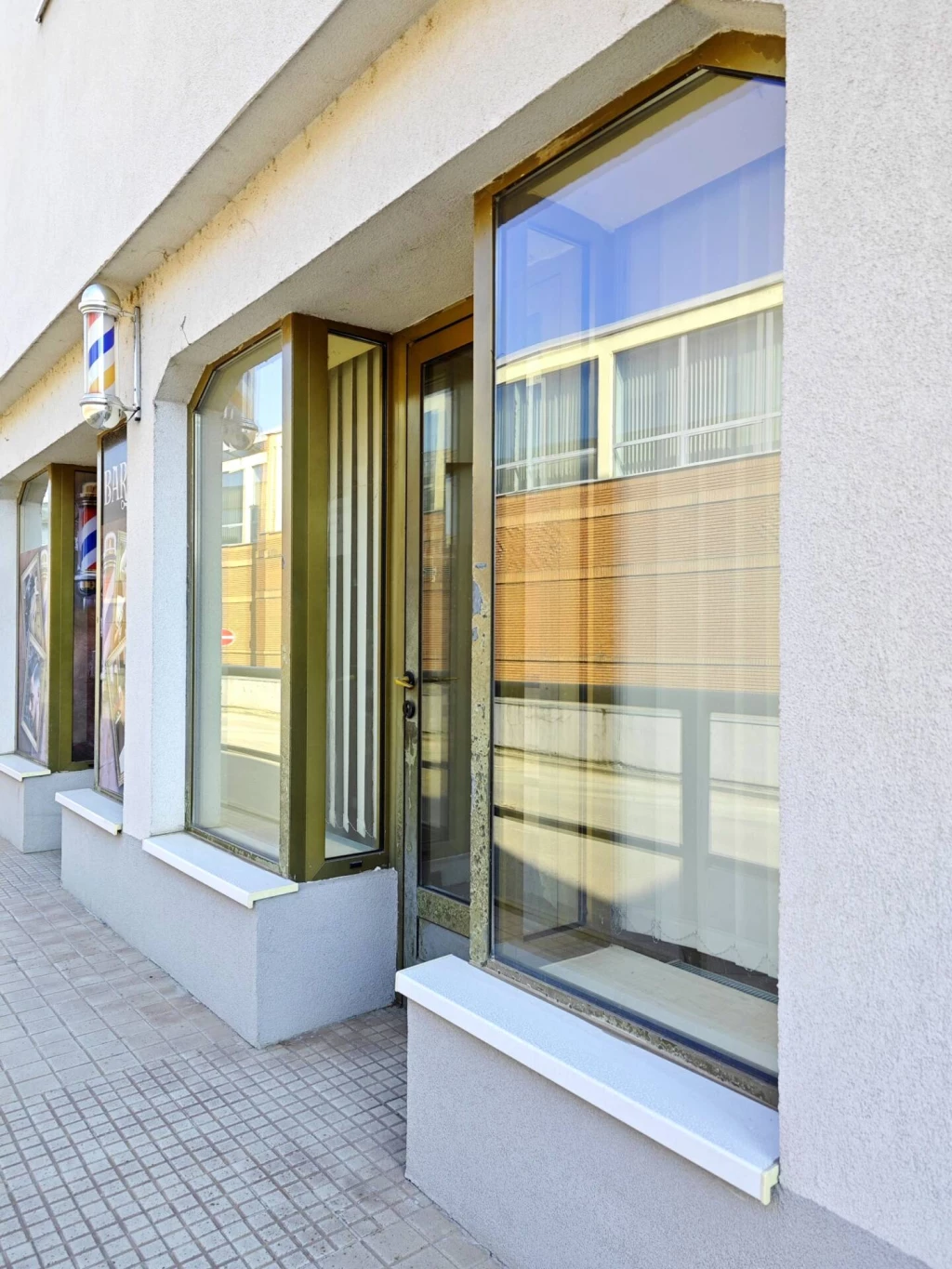 Kiadó utcafronti üzlethelyiség a Búza téren!