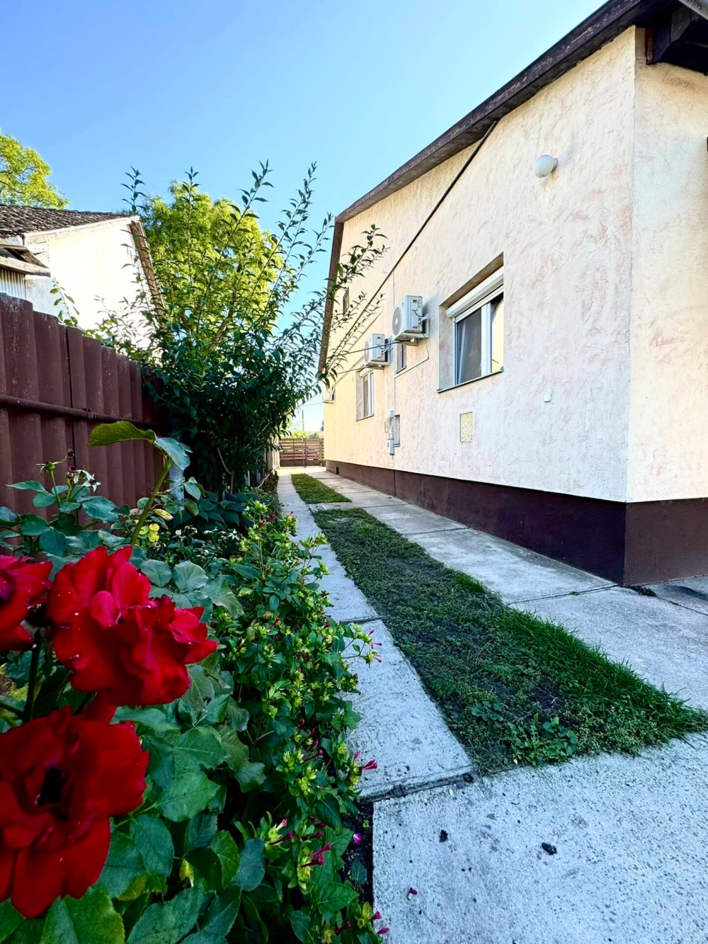 Eladó ikerház Debrecen kertvárosi részén!