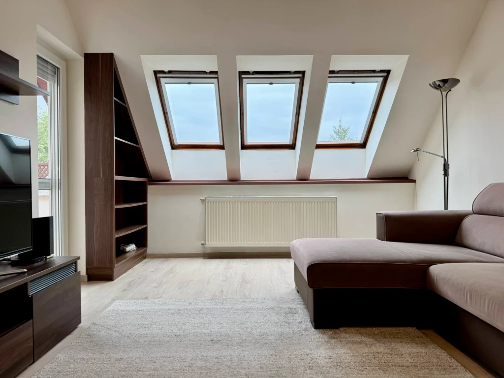 Modern otthon, kiváló helyen – Apafi utcai lakás eladó!