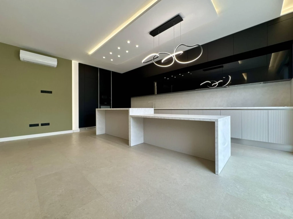 Új építésű, kulcsrakész otthon a belváros szívében – nyugalom és minőség egy helyen!