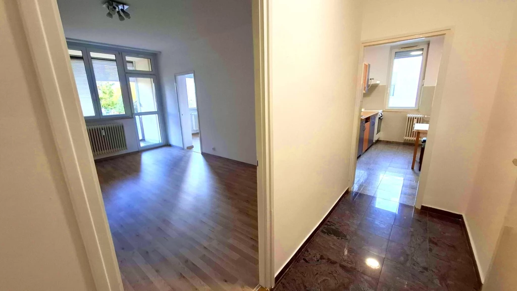 Kiadó felújított lakás Nyíregyháza belvárosában – 2 szoba, 53 nm