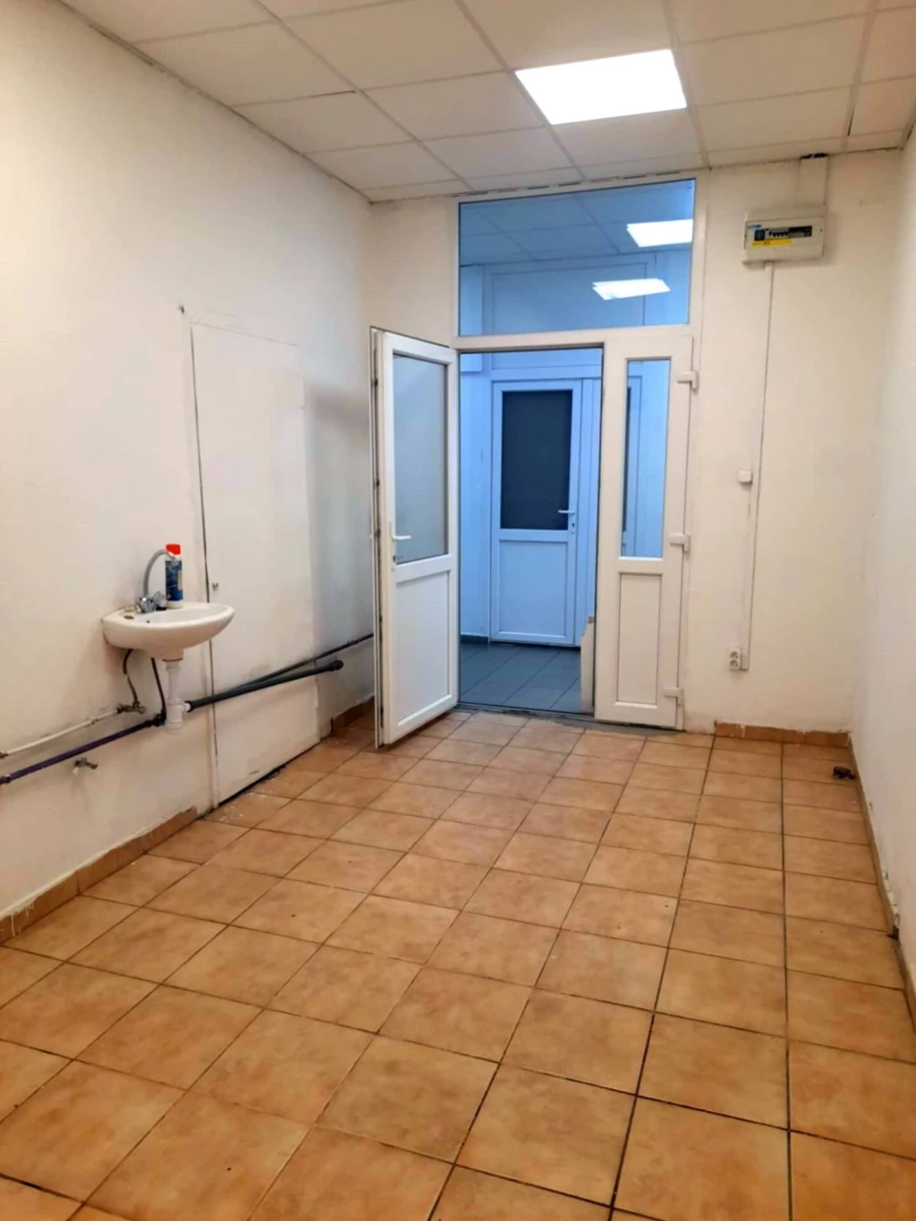 Kiadó üzlethelyiség forgalmas belvárosi környezetben!