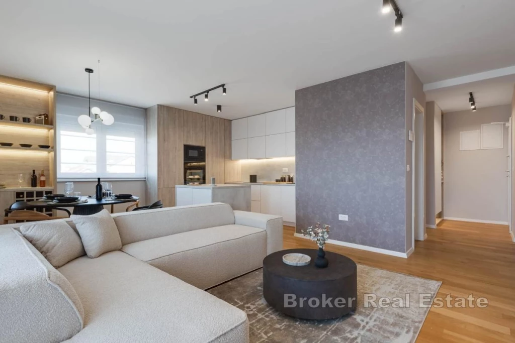 Apartment with roof terrace and jacuzzi in the heart of the city