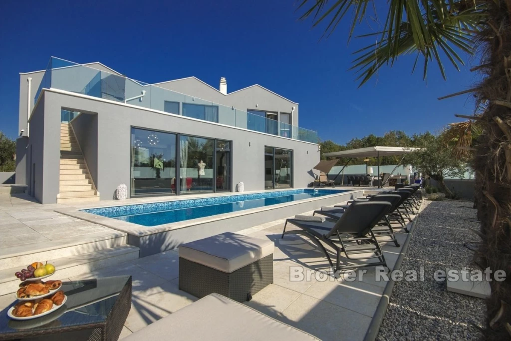 Modern villa with swimming pool near Poreč