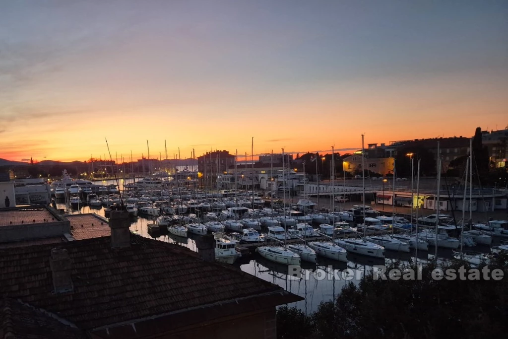 Two-bedroom apartment with a beautiful sea view