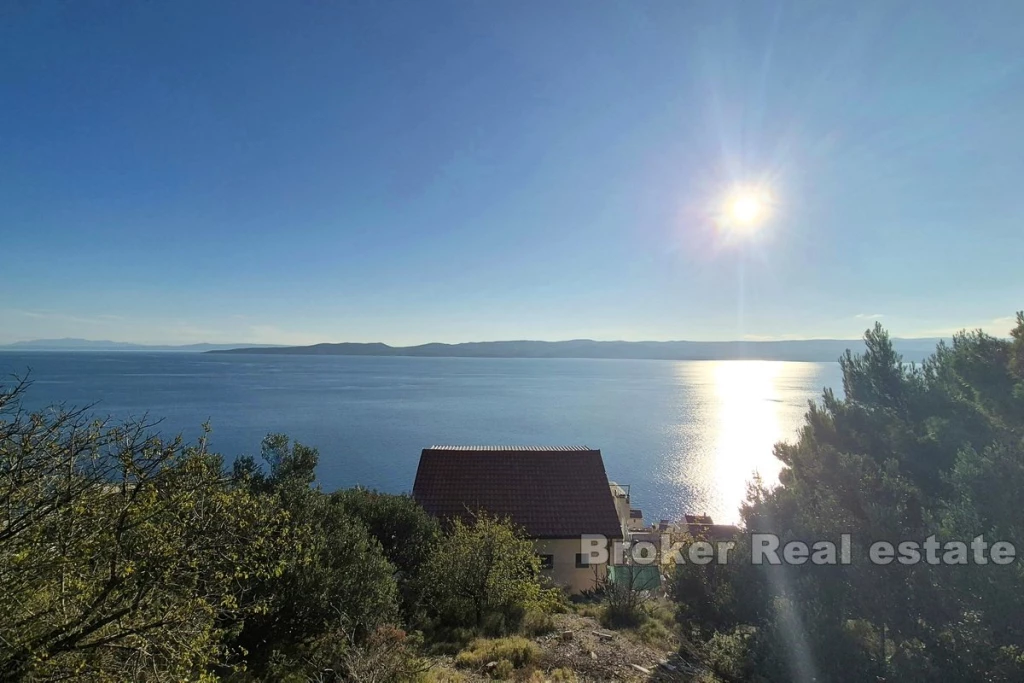 Building plot with sea view