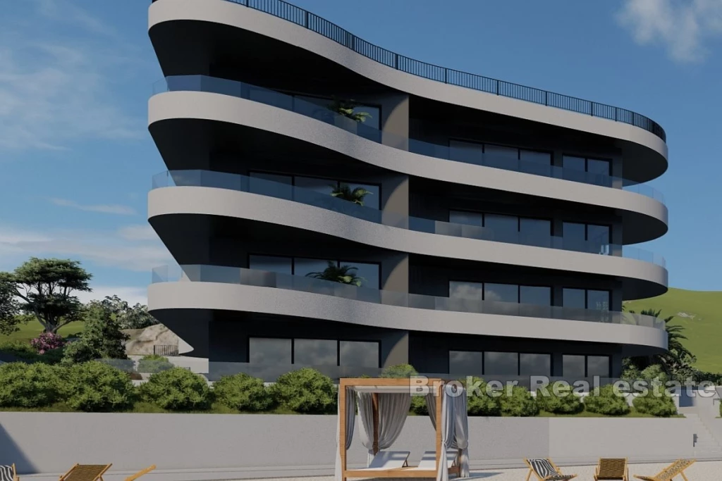 Luxurious apartment in the first row to the sea