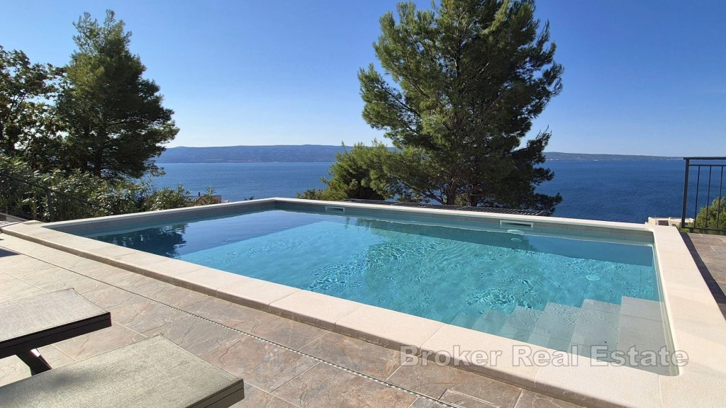 Modern villa with pool and sea view