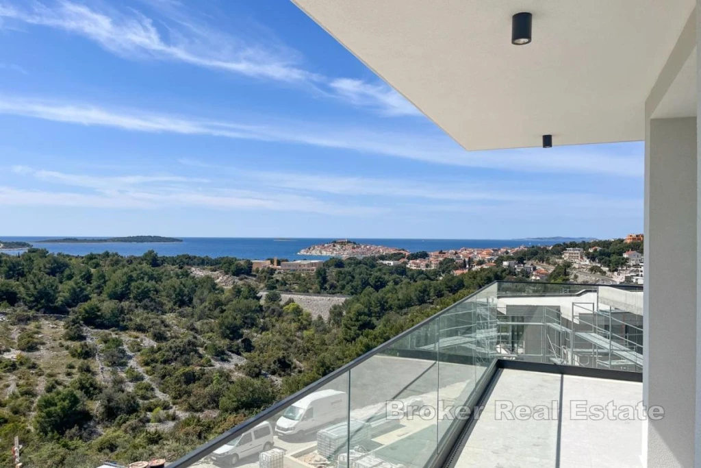 Luxury apartment in a new development with sea view