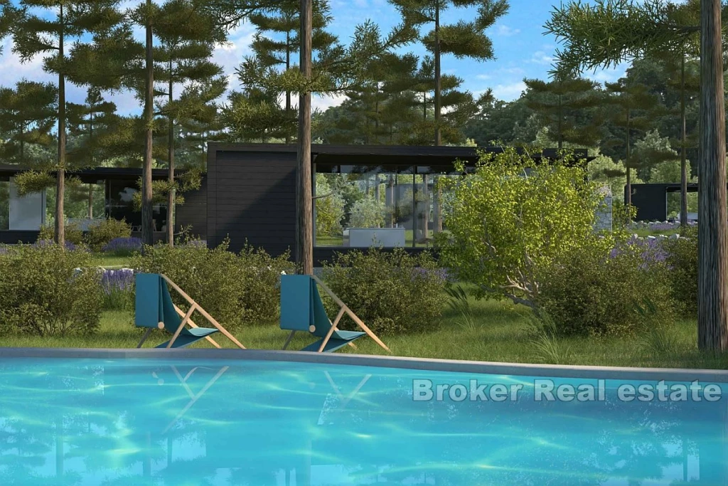 Attractive land with a project near the sea