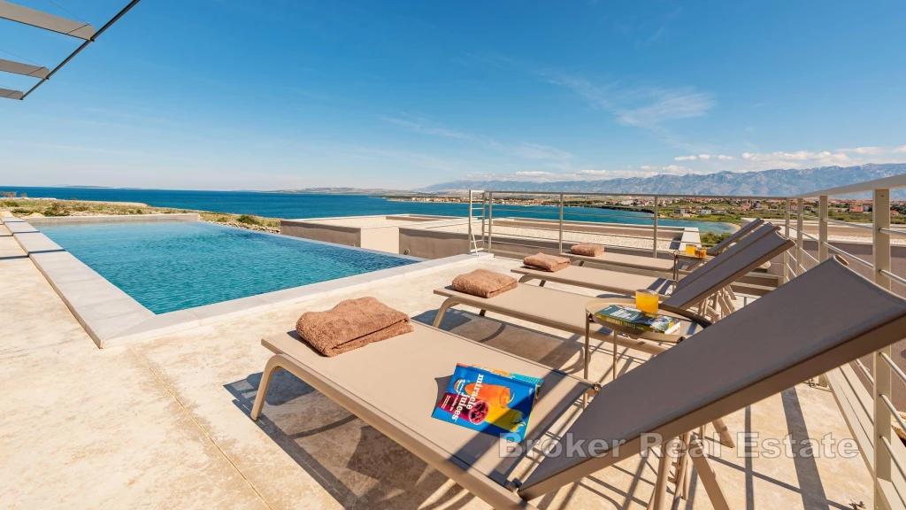 Villa with sea view and pool in untouched nature