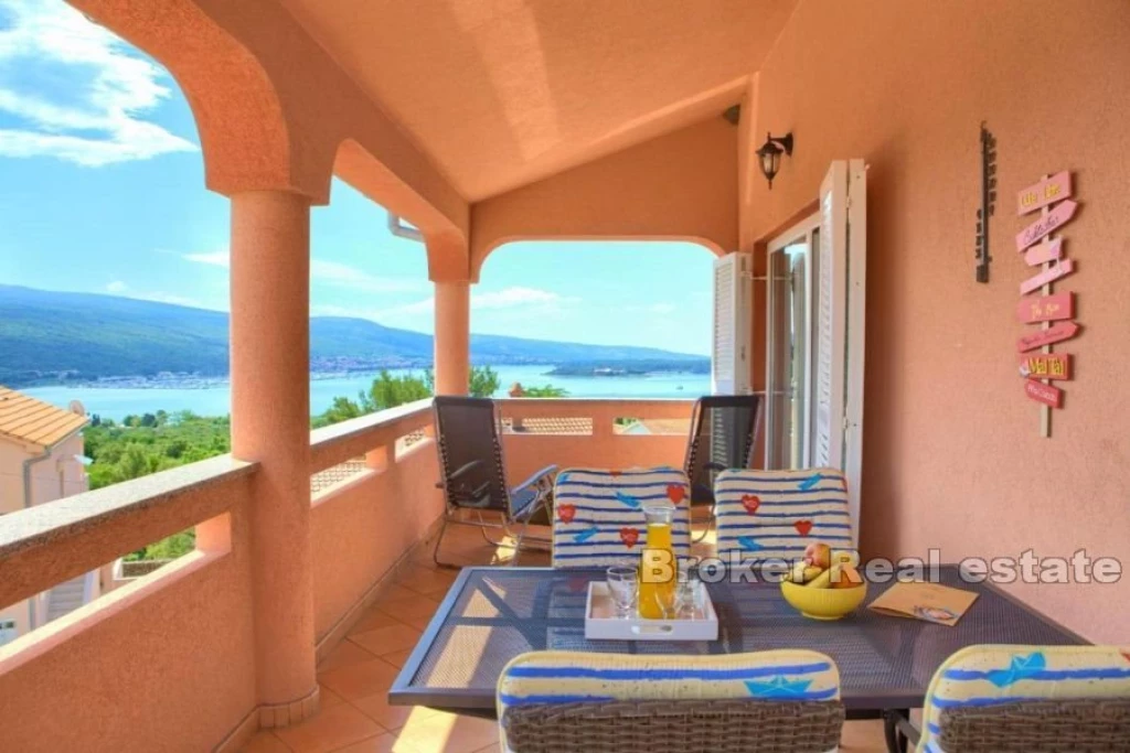 Comfortable apartment with a sea view