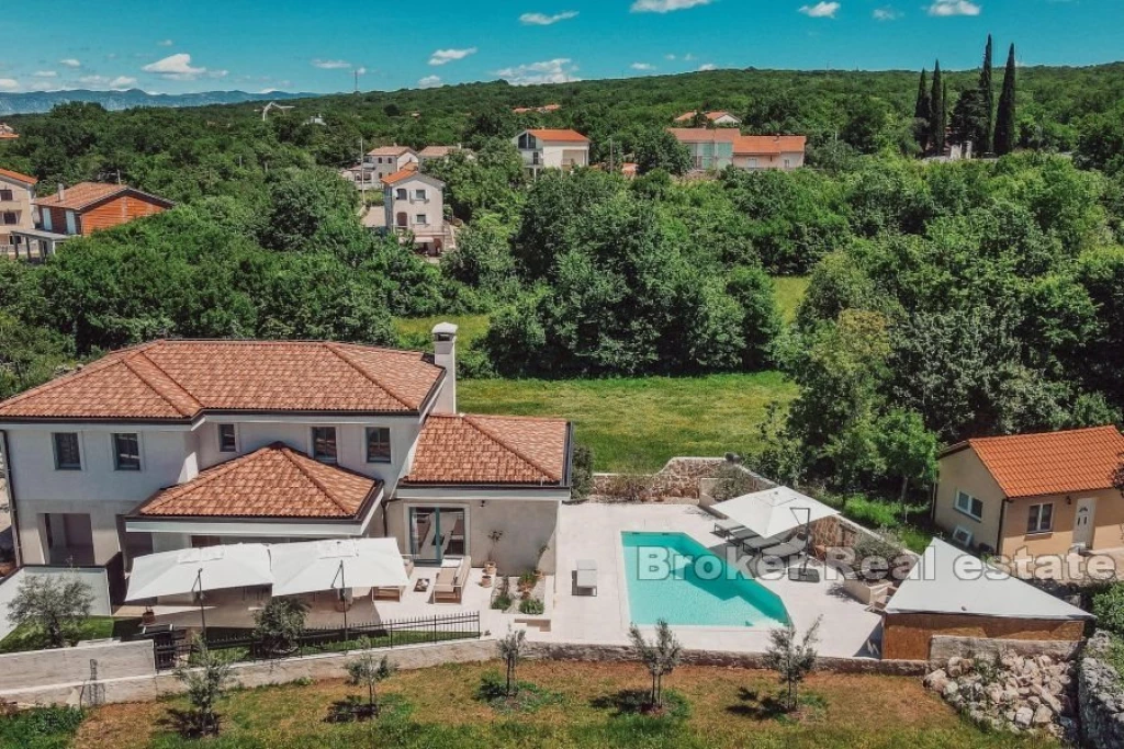 Luxury villa in a quiet location