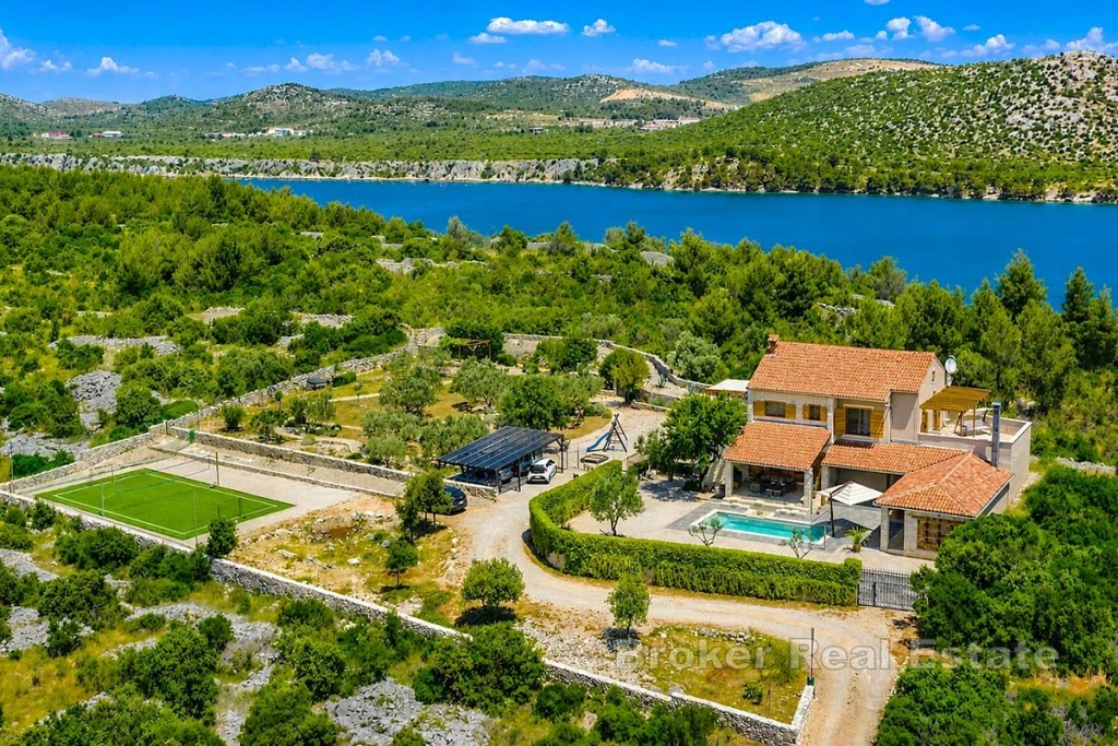 c3-1-name c2-4-name, Sibenik