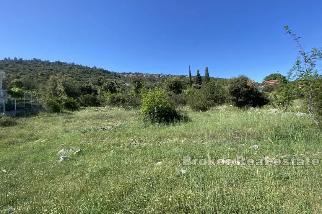 Building land in an attractive location