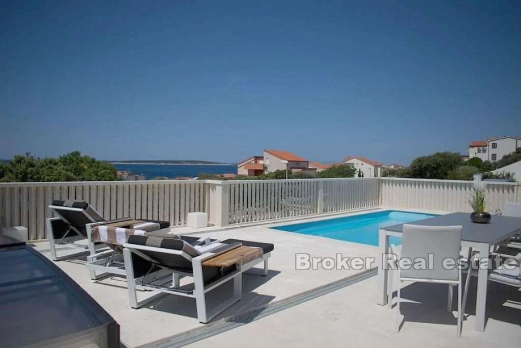 House with an open view of the sea