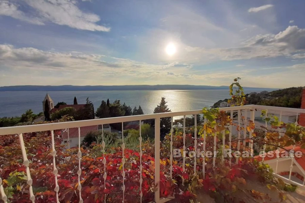 House with open sea view
