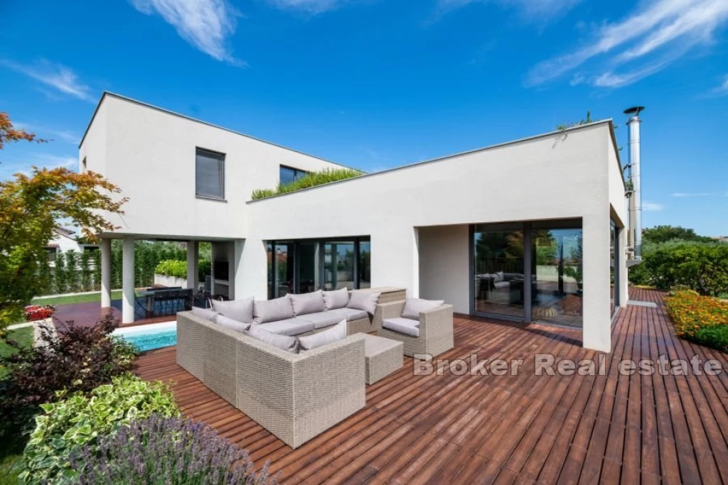 Luxury villa with sea view