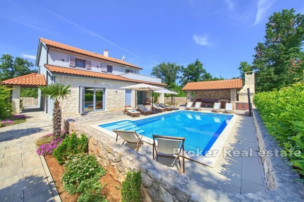Villa with pool