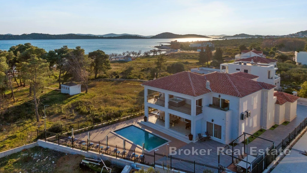 Unique villa in the first row to the sea