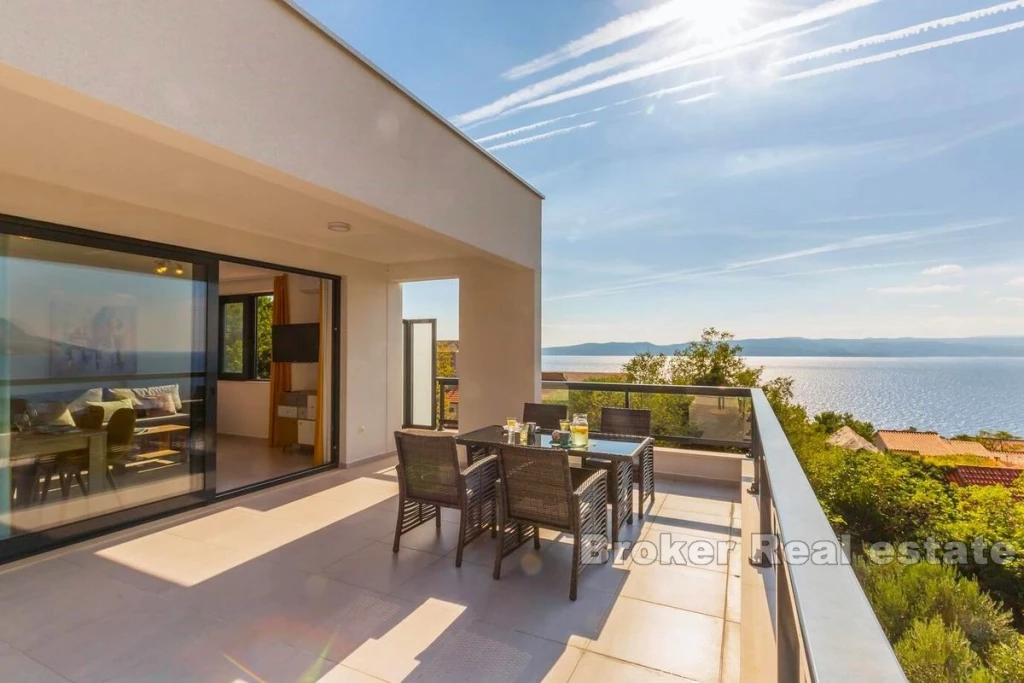 New villa with sea view