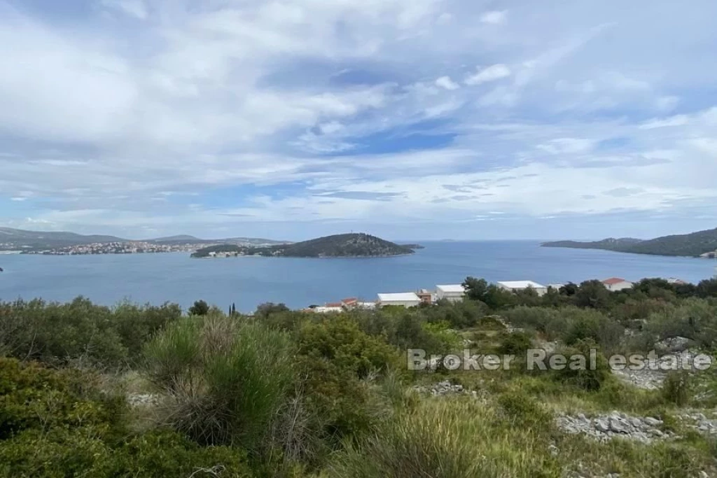 Building land with panoramic sea view
