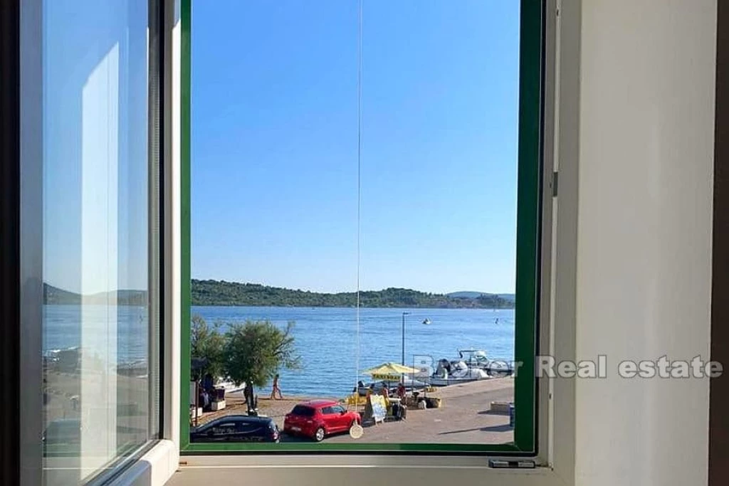 Beautiful stone house in the first row to the sea