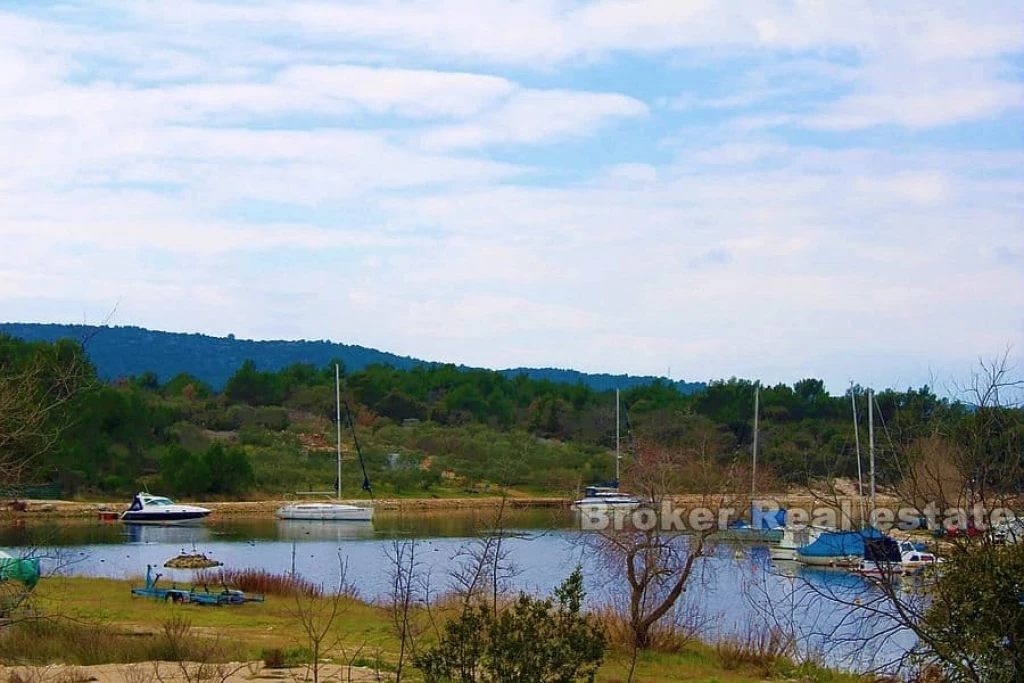 Building plot with open sea view