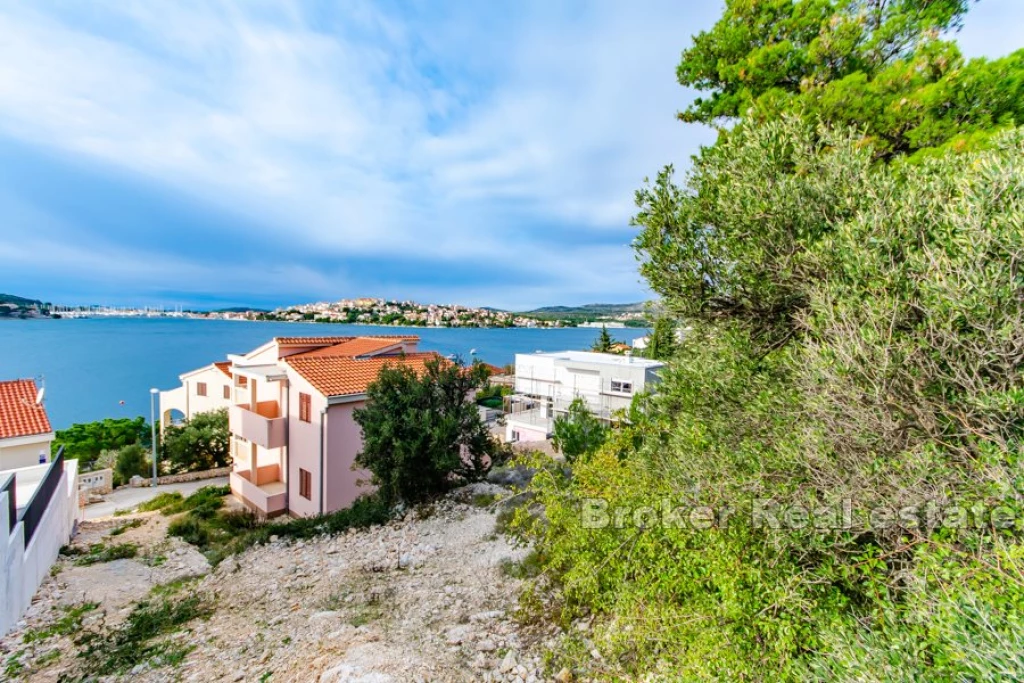 Building land with sea view