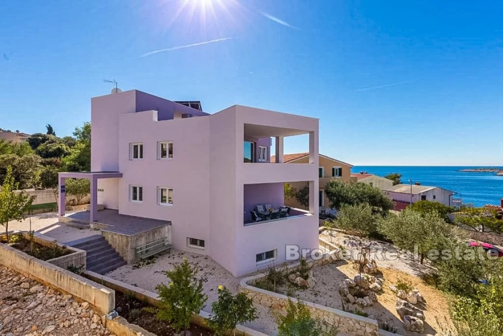 Apartment house in the second row to the sea