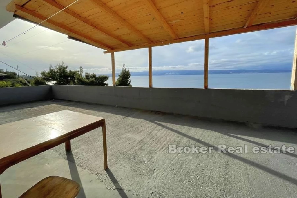 Apartment with open sea view