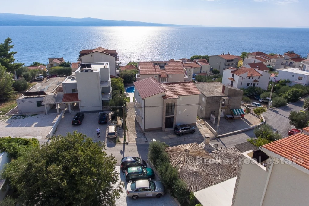 Pansion-restaurant with sea view, for sale