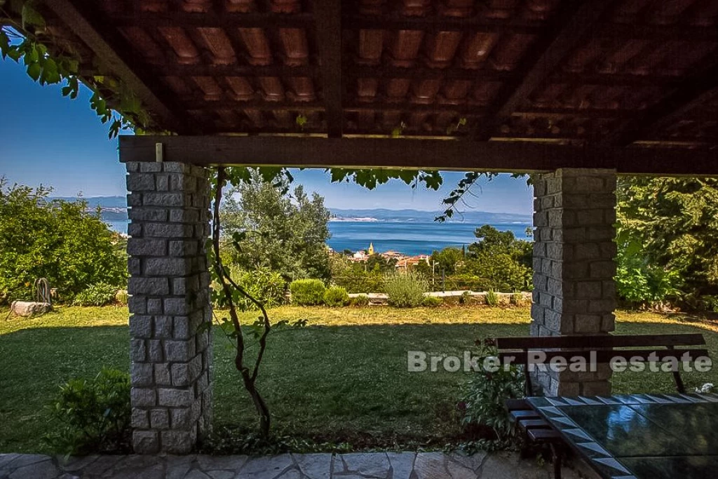 Detached house with land, for sale