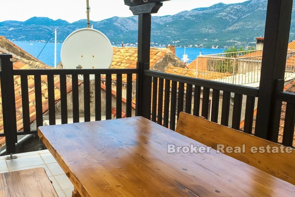 Interesting property in the heart of the old town, for sale