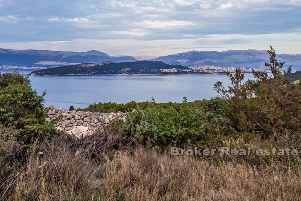 Building plot with sea view