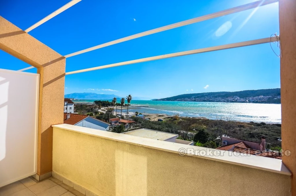 Business building in Trogir, on sale