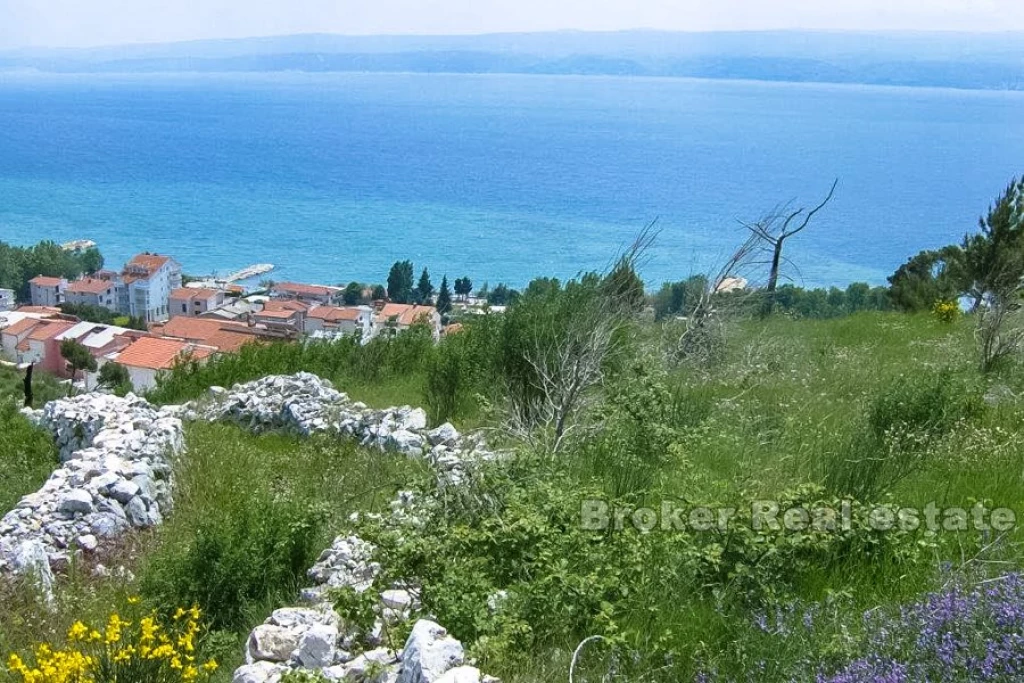 Building land with sea view