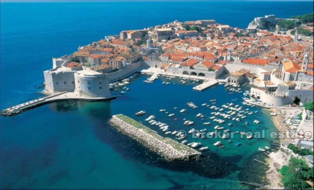 Two houses in the bay, for sale